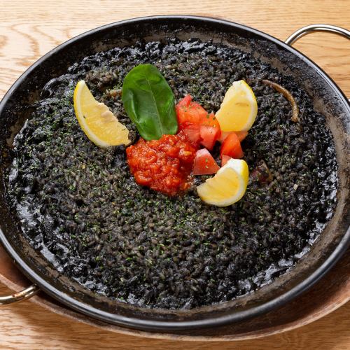 Squid ink paella