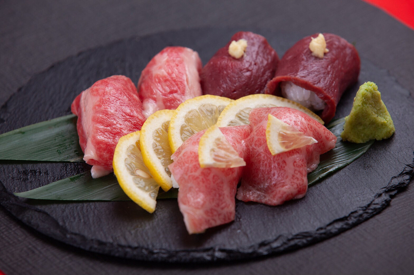 Meat sushi